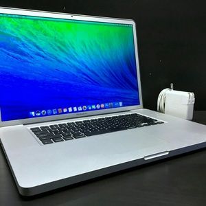 MacBook Pro 17”